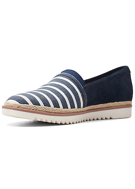 clarks navy pumps